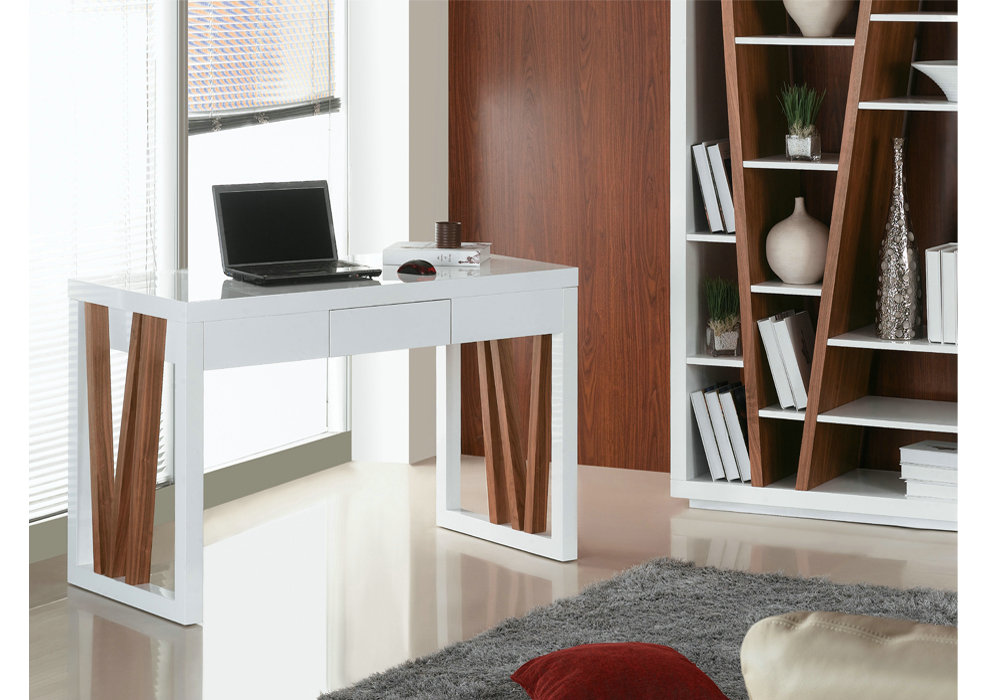 Modern white high gloss computer desk