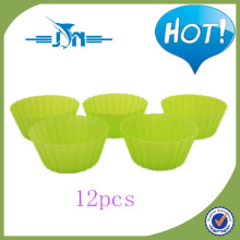 Plastic shaped cake mould