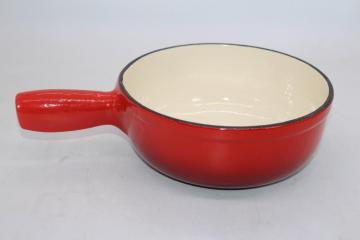 round saucepot for cooking milk