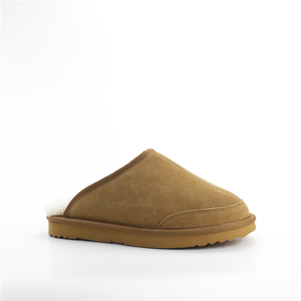 Handmade men's sheepskin slippers