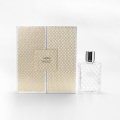 Cajas de perfume clásicas en blanco y negro