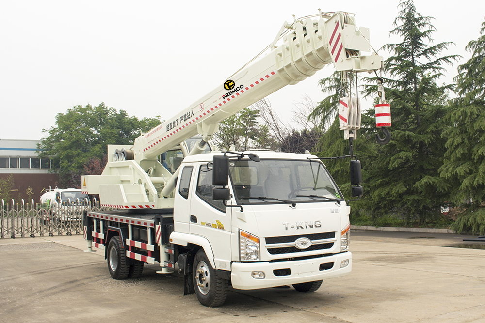 8t All-terrain Truck with Crane