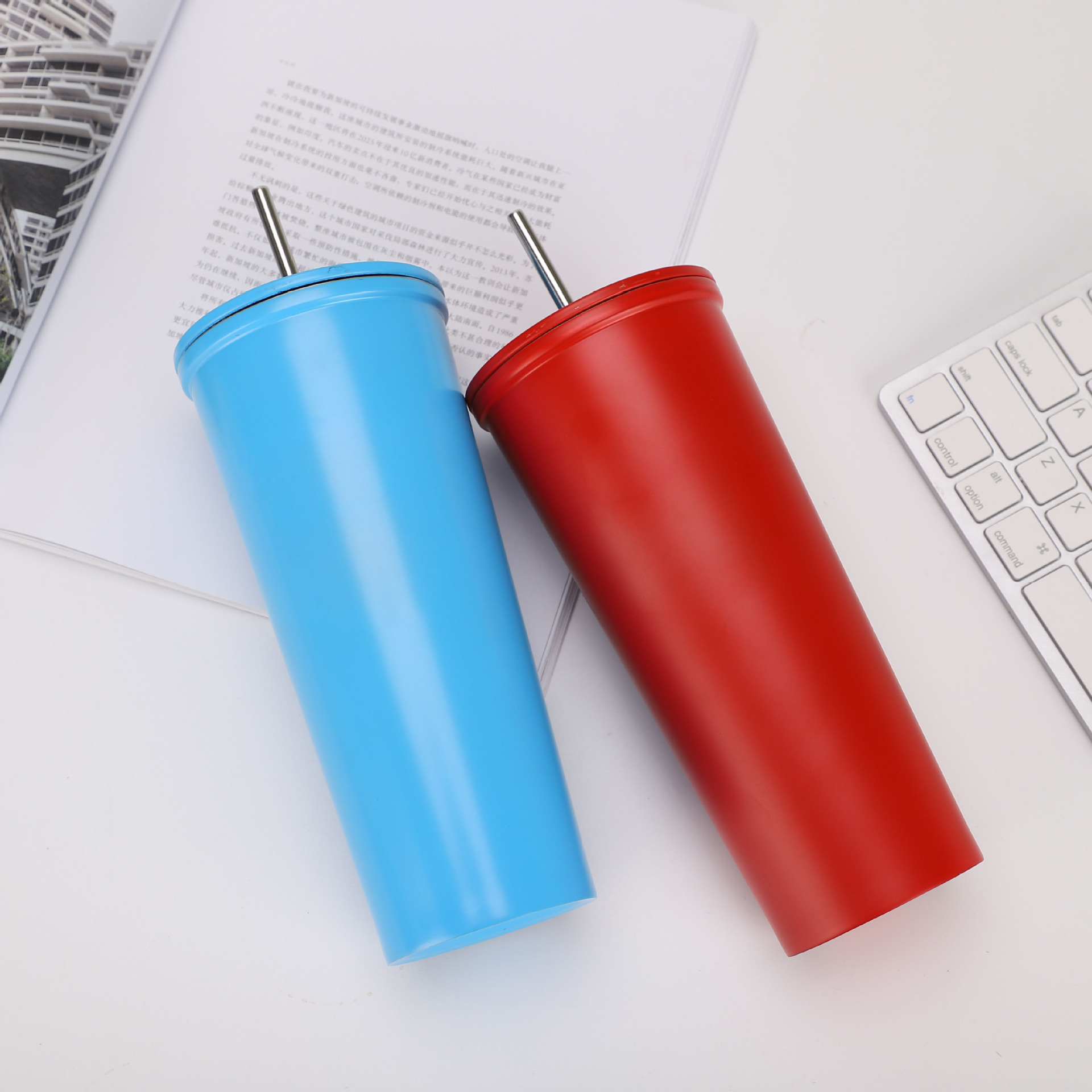 Fashionable Custom 600 ml Stainless Steel Double Wall Insulated Vacuum Coffee Tumbler Beer Cups with Straw