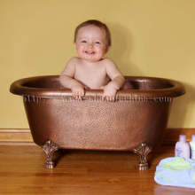 Escultura de cobre Tub