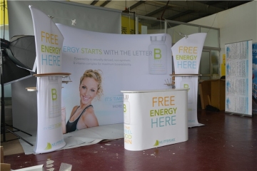 retractable trade show banners