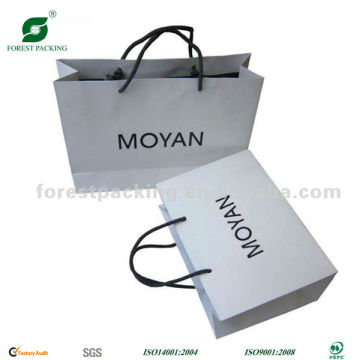 WHITE PAPER BAGS WITH HANDLE