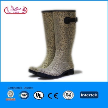 popular low heel lady knee high gum boots