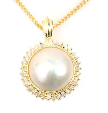 Silver pearl pendant