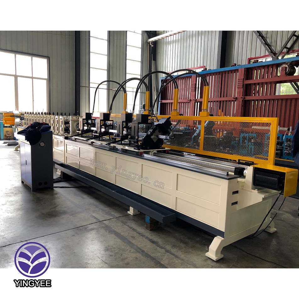 Automatic metal stud and track roll forming machine with packing line