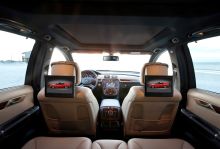 Multi-language Active Headrest Dvd Player Fm Transmitter For Toyota