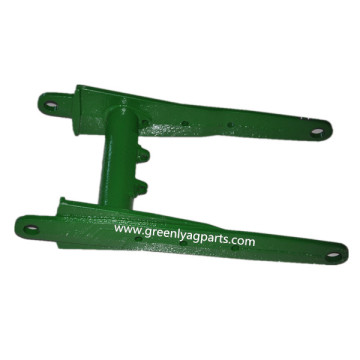 Cánh tay song song dưới của John Deere A84382 P65304