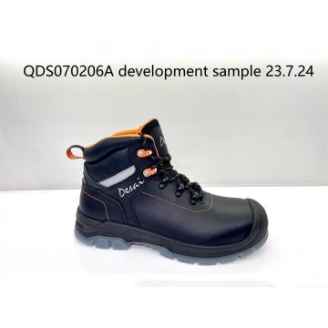 scarpa di sicurezza dell&#39;uomo