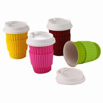 2014 New Item Silicone Spray Paint Single Wall Ceramic Mugs with Silicone Lid Sleeve, SGS Mark