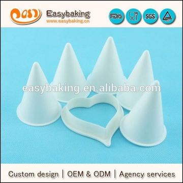 Wilton Cake Decorating Calla Lily cutter & former set