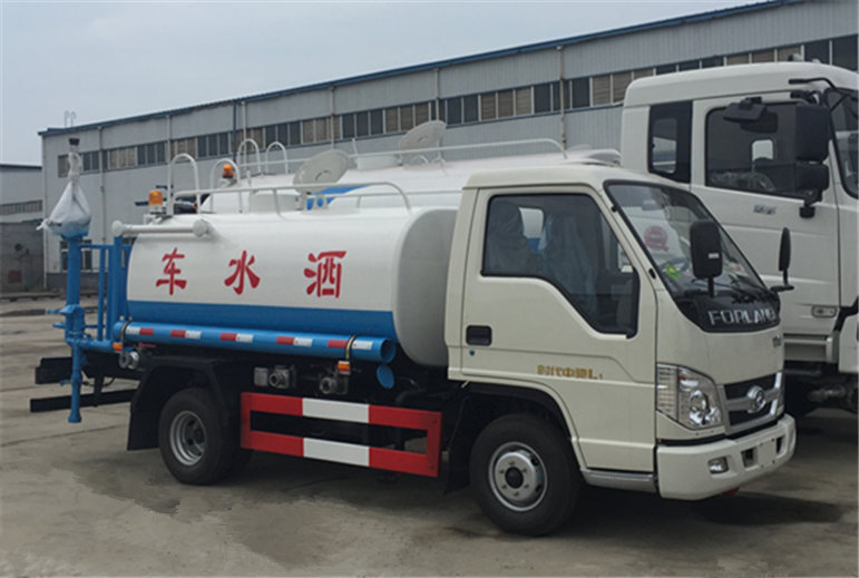 water sprinkler truck