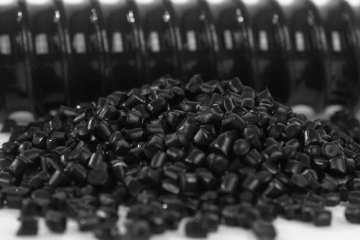 Plastic masterbatch odors eliminator agent