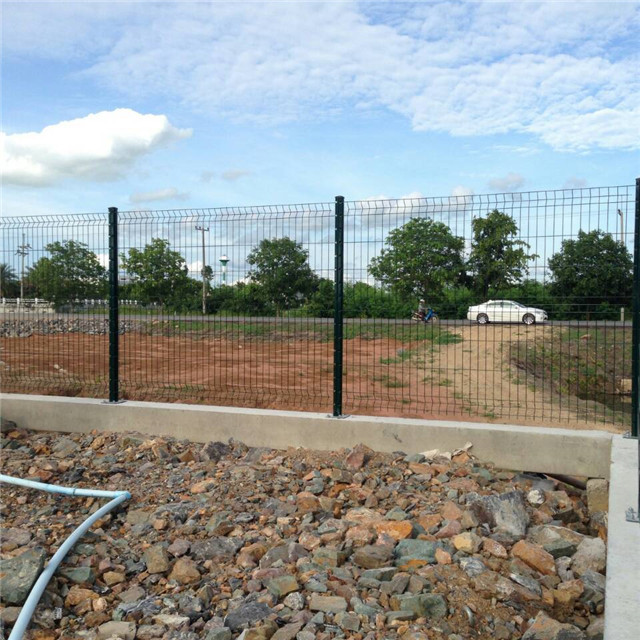 Cheap Curved Sheet Metal Wire Mesh Fencing