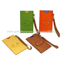 Coin purses with bracelet, made of felt, measures 15x9cm