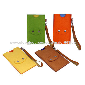 Coin purses with bracelet, made of felt, measures 15x9cm