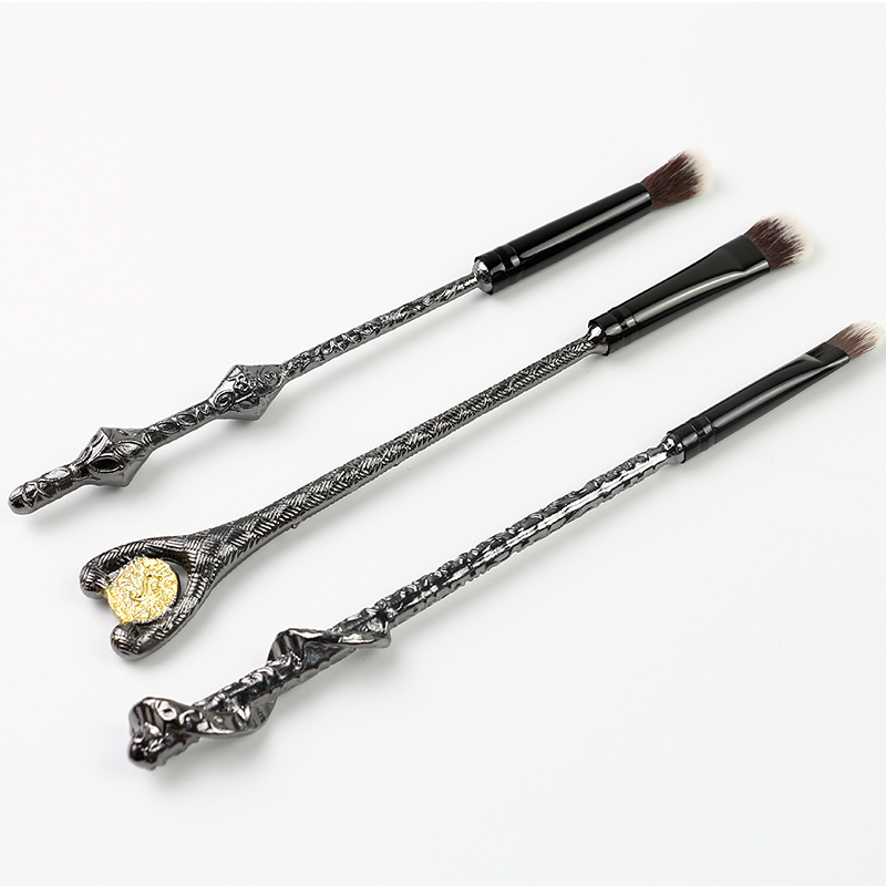 Eye shadow brush for women