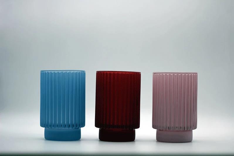 Дэкаратыўныя шкляныя свечкі ў розных канструкцыях