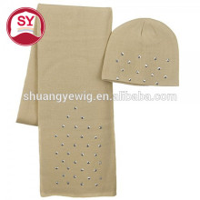 Knit scarf with Stud