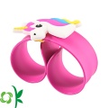 Anpassad mode Unicorn Shape PVC Slap Band