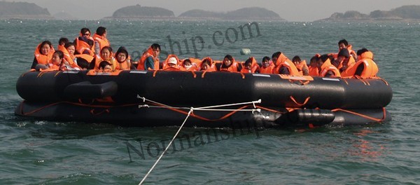 65 persons open-reversible inflatable liferaft