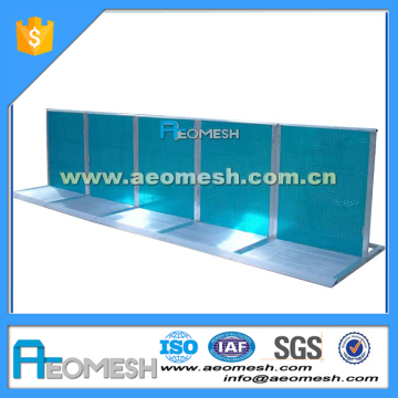 Mojo barricade, Interlocking metal barrier