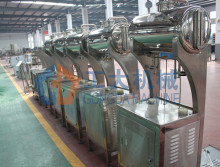 Bottle filling machine with double head