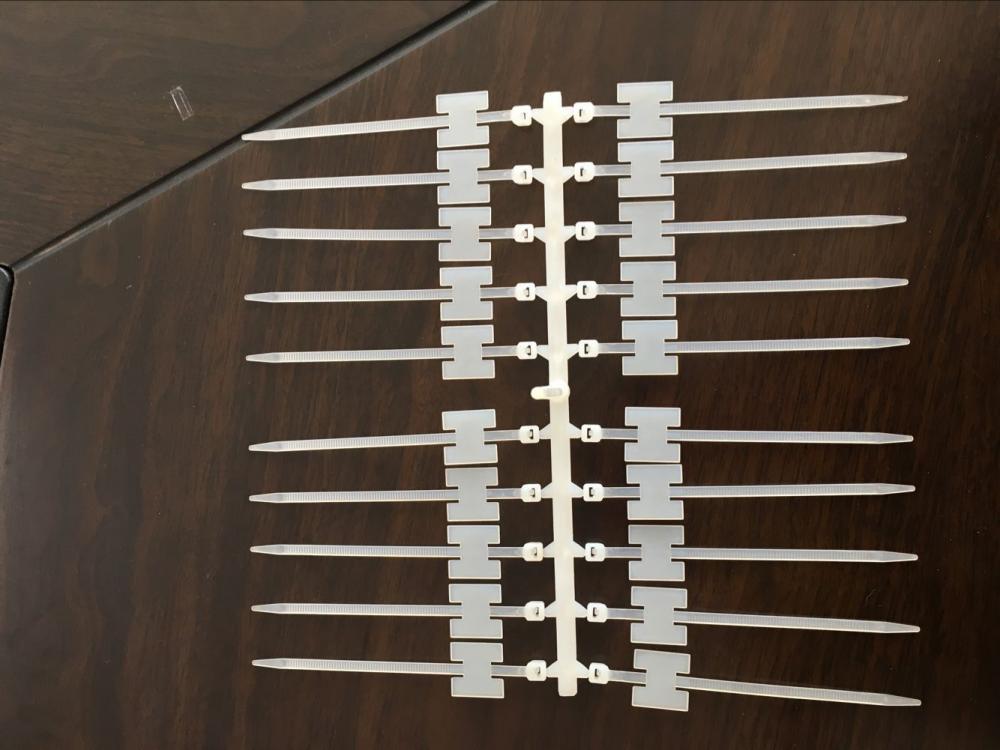 Diseño de moldes de moldeo por inyección para bridas de plástico