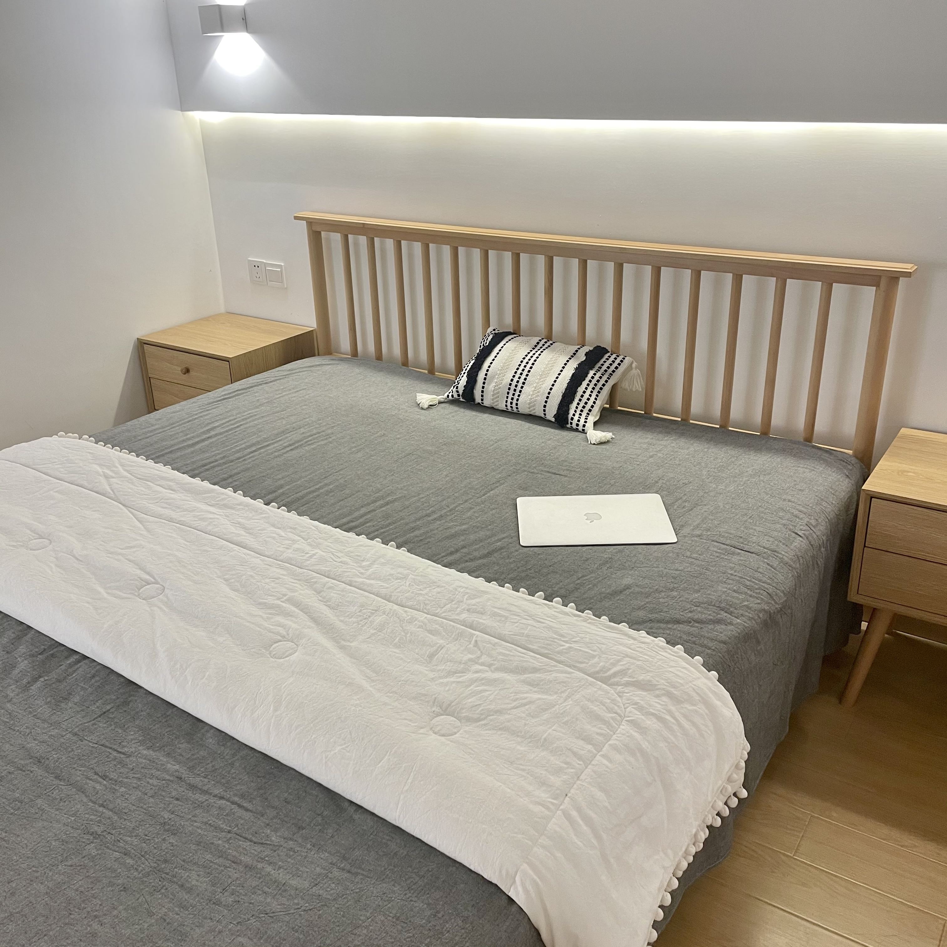 Decoración de la cama de cojín de patrón rayado de nuevo llegada con cubierta de colchón largo con borlas decoración tejida del hogar