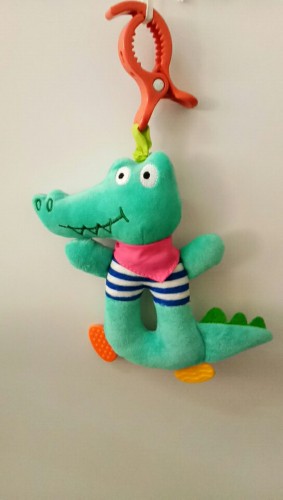 Pulling vibration crocodile with rattle and teether