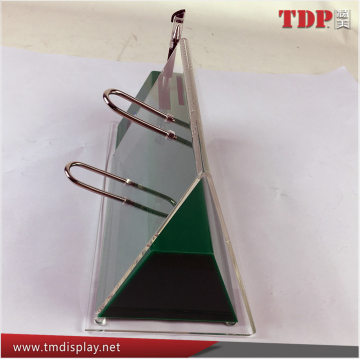 Customized Office Green Triangle Tabletop plastic acrylic calendar frames holder new design calendar stand calendar pen holder