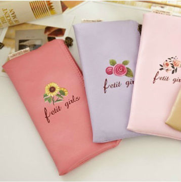 Reading glasses with pen case