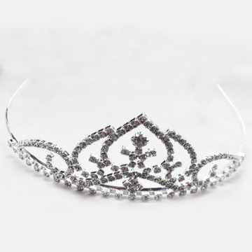 Snow white rings crown shaped