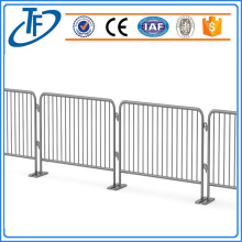 removable crowd control barrier fence