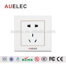 Earthing plug socket & socket outlet in wall