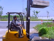 Three Wheel Battery Forklift 2000kgs