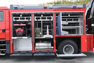 Sinotruk 6 wheel Emergency rescue fire vehicle