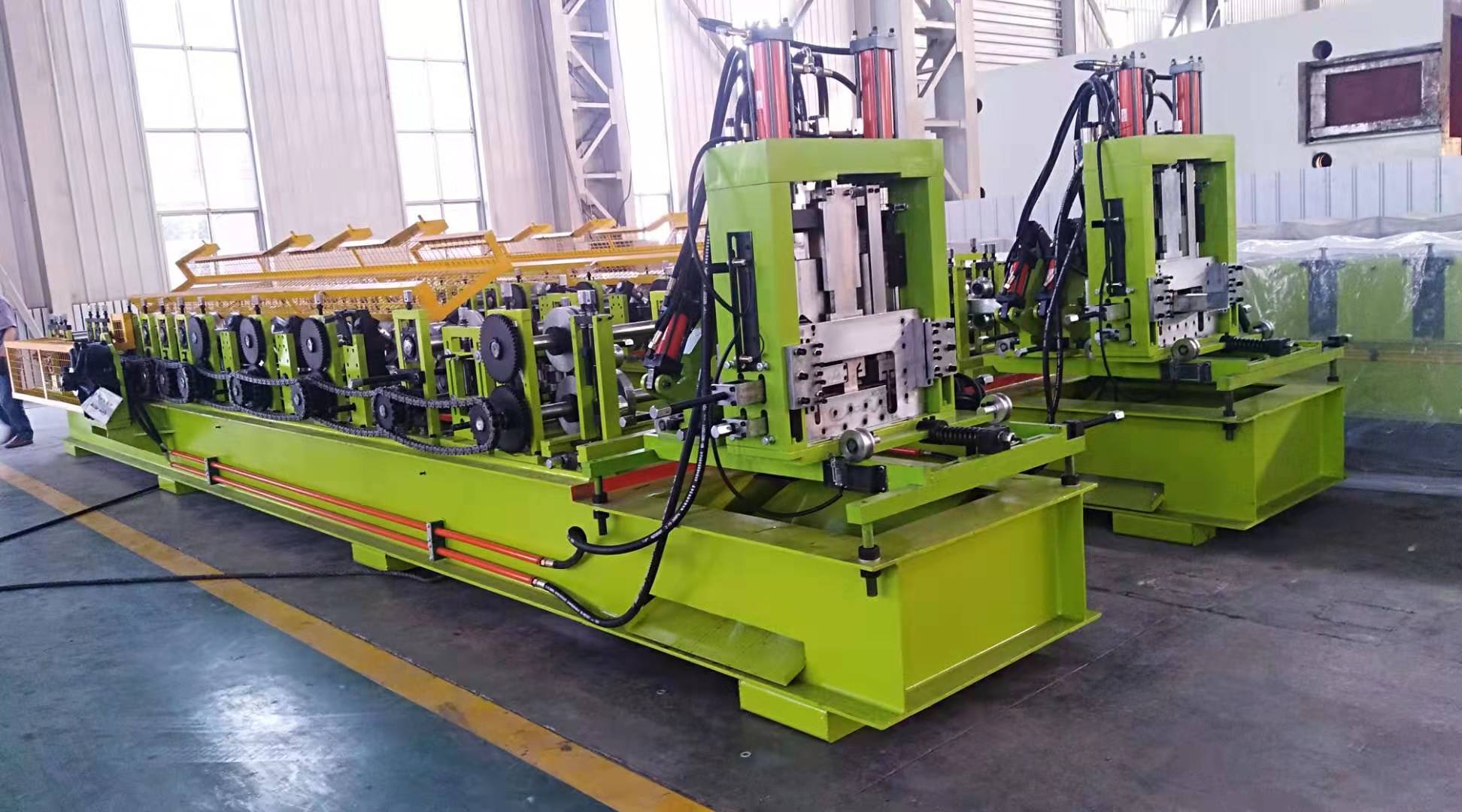 Quick change channel metal c to z shape roll forming machine