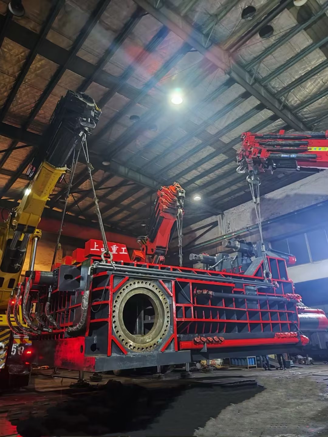 ENFARDADEIRA HIDRÁULICA DE METAL HYDRAULIC METAL BALER