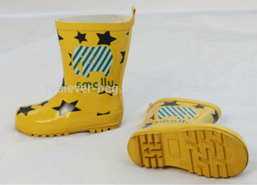 smally yellow color cheap children neoprene rain boots