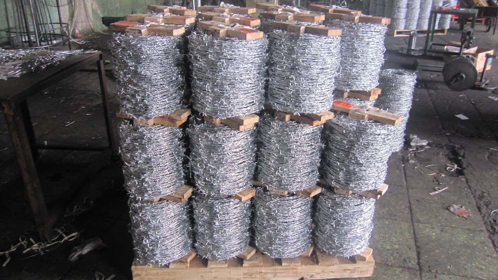 best price barbed wire price fence per roll kenya machine