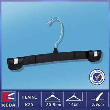 Sale cheap metal hook plastic pants hanger with bottom clips K30