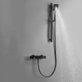 Thermostatic hot and cold shower bathtub faucet