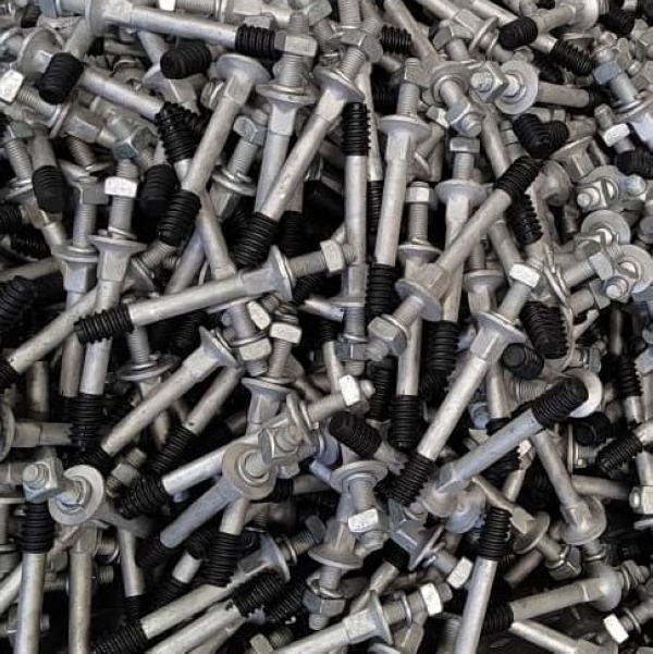 Rövid szárú keresztkar szigetelőcsap nylon fejjel