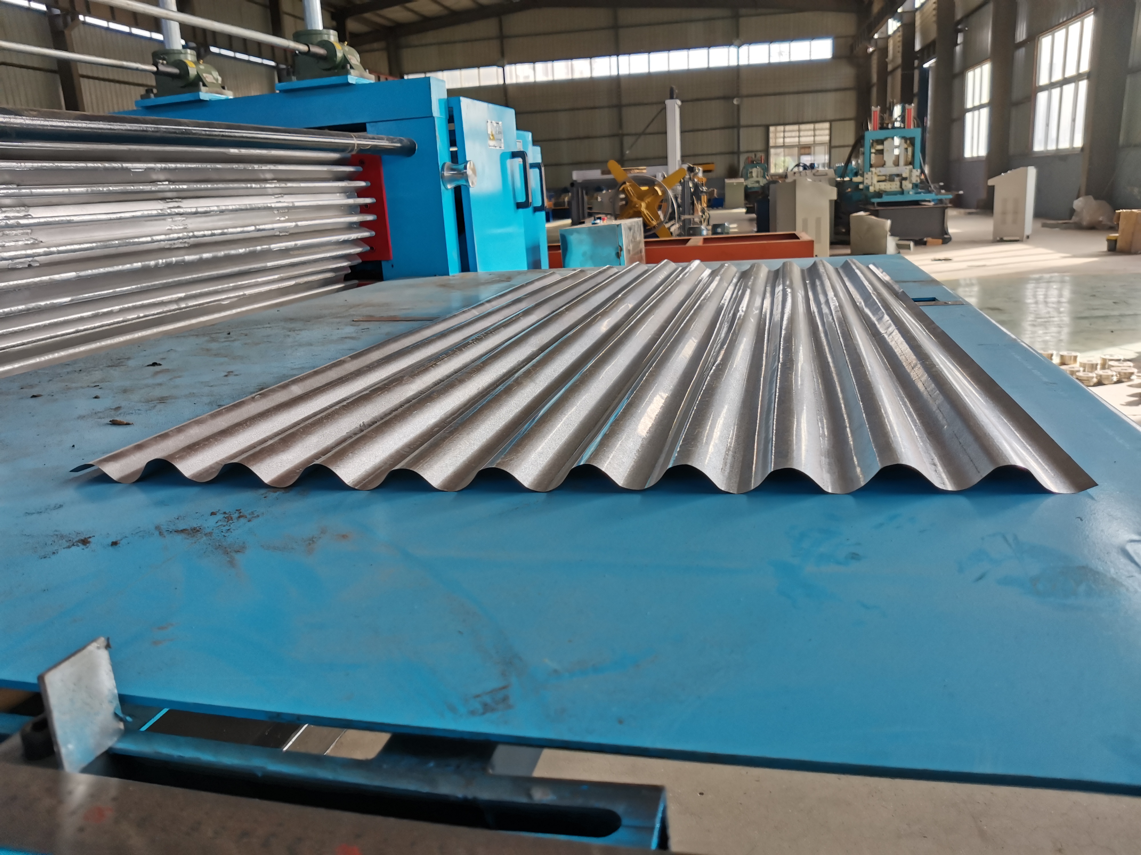 0.15-0.4mm Barrel Drum Type Metal Sheet Corrugated Til Machine Barrel  corrugated Roll Forming Machine