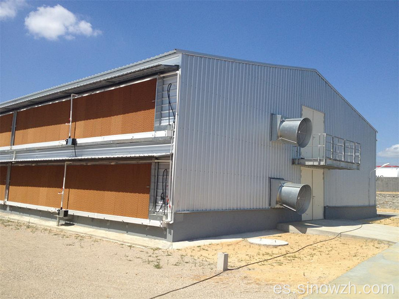 Casa de cobertizo de pollo de estructura de acero prefabricada con equipamiento