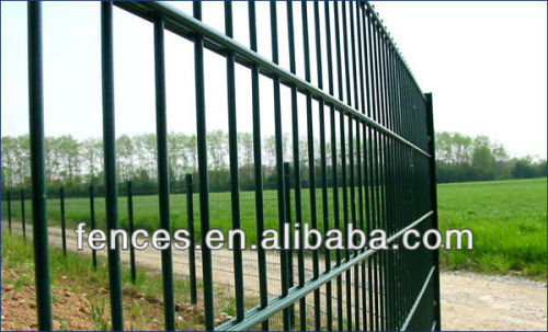 QYM Plastic Welded Iron Double Wire Mesh Fence